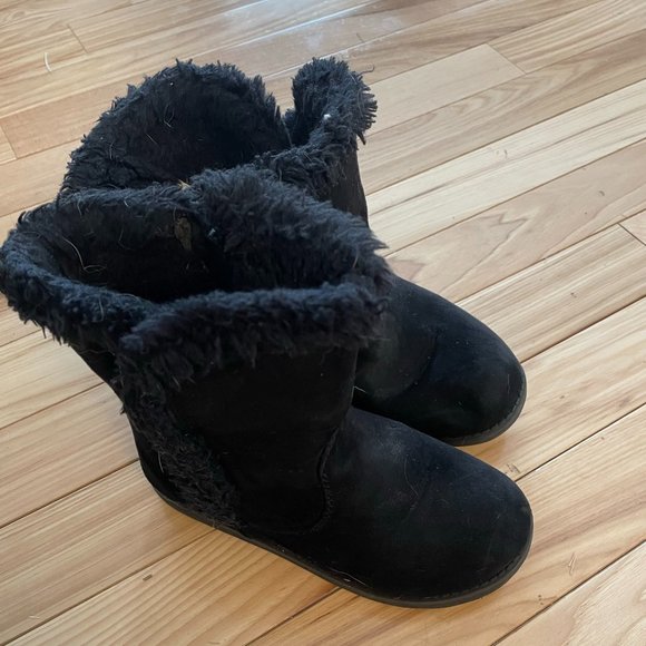 Cat and Jack Black Furry Boots. Toddler - Picture 1 of 4